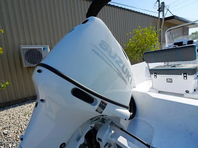 Slide: The Image of ALK 2 Powerboats 22CRS - GPS - STEREO 2025 - 24