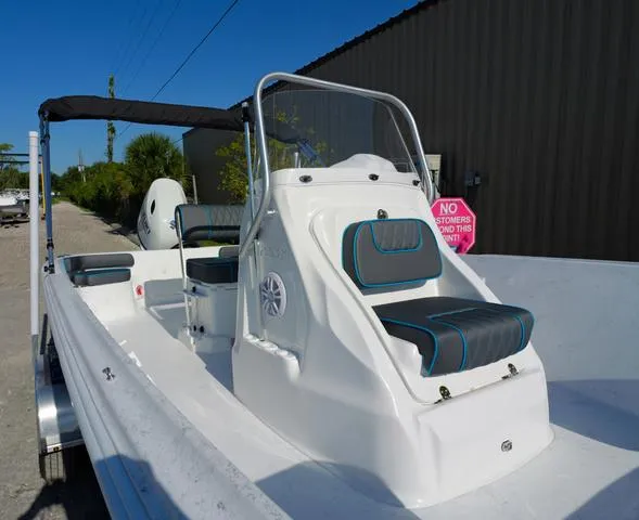 Slide: The Image of ALK 2 Powerboats 22CRS - GPS - STEREO 2025 - 28