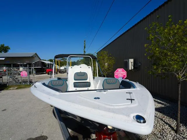 Slide: The Image of ALK 2 Powerboats 22CRS - GPS - STEREO 2025 - 29