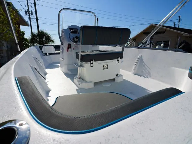 Slide: The Image of ALK 2 Powerboats 22CRS - GPS - STEREO 2025 - 3