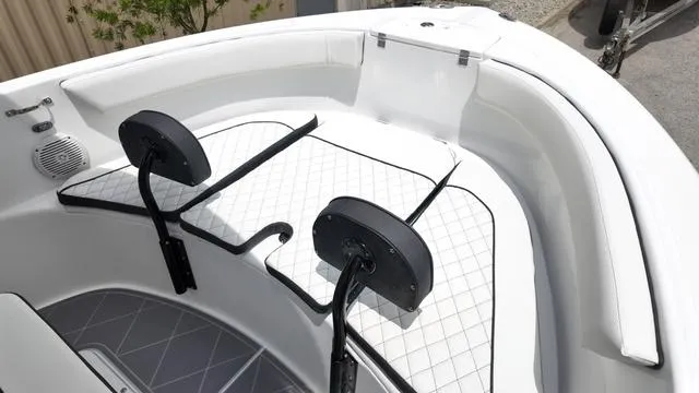 Slide: The Image of Clearwater 2200CC - SIMRAD GO9 - SUZUKI 250! 2025 - 20