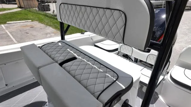 Slide: The Image of Clearwater 2200CC - SIMRAD GO9 - SUZUKI 250! 2025 - 23