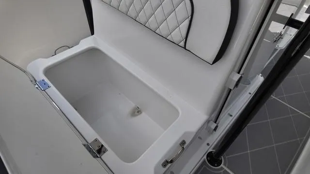 Slide: The Image of Clearwater 2200CC - SIMRAD GO9 - SUZUKI 250! 2025 - 24