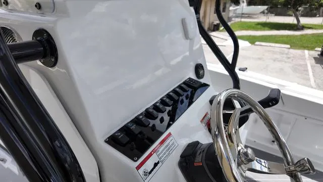 Slide: The Image of Clearwater 2200CC - SIMRAD GO9 - SUZUKI 250! 2025 - 27