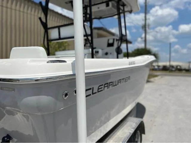 Slide: The Image of Clearwater 2200CC - SIMRAD GO9 - SUZUKI 250! 2025 - 29