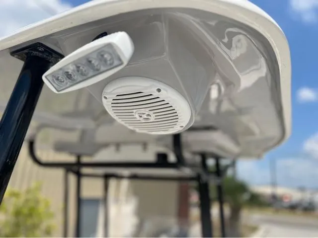 Slide: The Image of Clearwater 2200CC - SIMRAD GO9 - SUZUKI 250! 2025 - 32