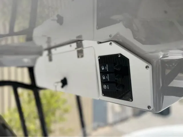 Slide: The Image of Clearwater 2200CC - SIMRAD GO9 - SUZUKI 250! 2025 - 33