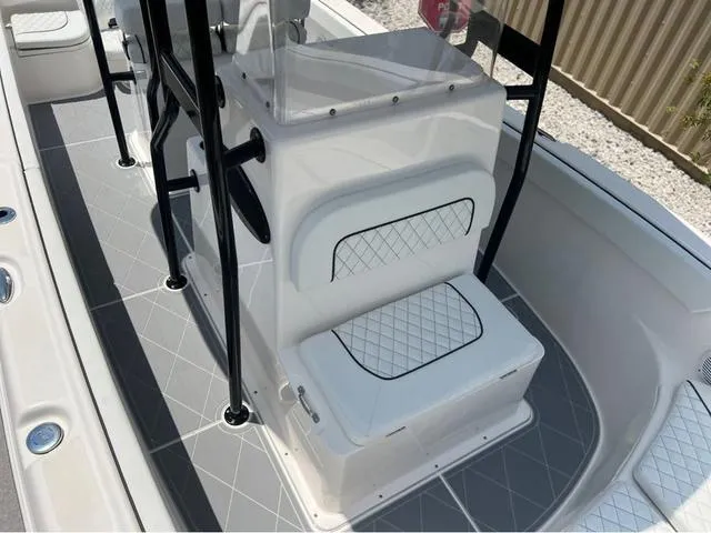 Slide: The Image of Clearwater 2200CC - SIMRAD GO9 - SUZUKI 250! 2025 - 36