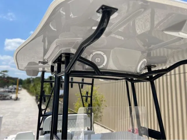 Slide: The Image of Clearwater 2200CC - SIMRAD GO9 - SUZUKI 250! 2025 - 37