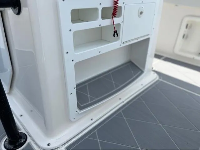 Slide: The Image of Clearwater 2200CC - SIMRAD GO9 - SUZUKI 250! 2025 - 40