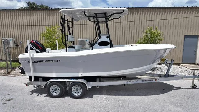 Slide: The Image of Clearwater 2200CC - SIMRAD GO9 - SUZUKI 250! 2025 - 6