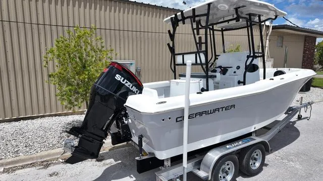 Slide: The Image of Clearwater 2200CC - SIMRAD GO9 - SUZUKI 250! 2025 - 7