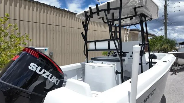 Slide: The Image of Clearwater 2200CC - SIMRAD GO9 - SUZUKI 250! 2025 - 9