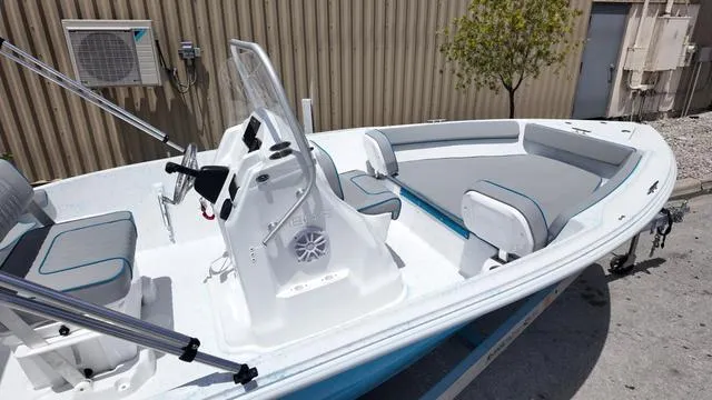 Slide: The Image of ALK 2 Powerboats 18CRS - GPS- STEREO 2025 - 12