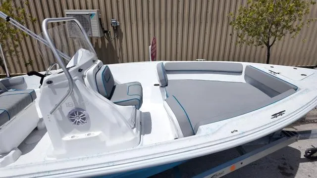 Slide: The Image of ALK 2 Powerboats 18CRS - GPS- STEREO 2025 - 13