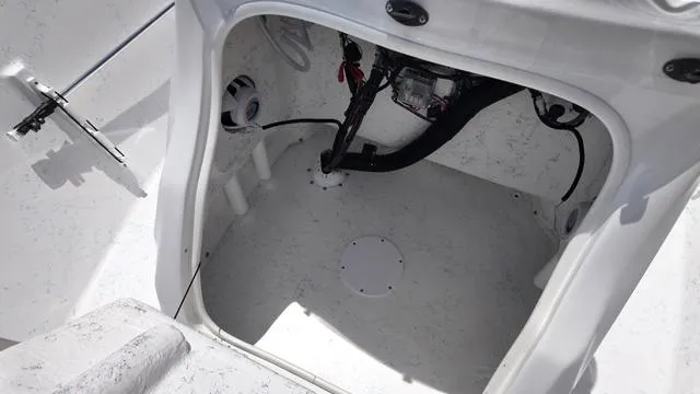 Slide: The Image of ALK 2 Powerboats 18CRS - GPS- STEREO 2025 - 33