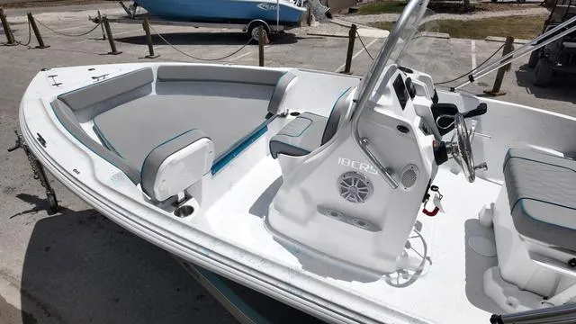 Slide: The Image of ALK 2 Powerboats 18CRS - GPS- STEREO 2025 - 4