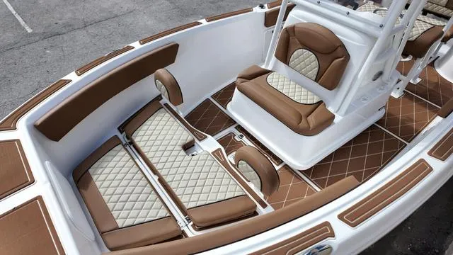 Slide: The Image of Polar 195 CC - Simrad 7 - Stereo System 2025 - 15