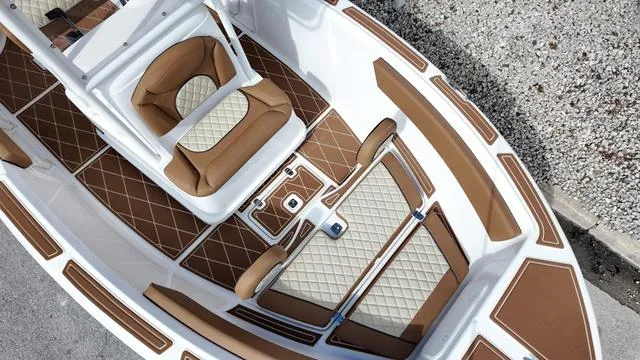 Slide: The Image of Polar 195 CC - Simrad 7 - Stereo System 2025 - 22