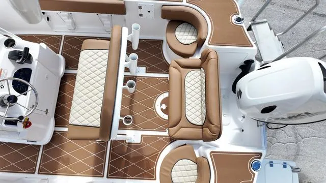 Slide: The Image of Polar 195 CC - Simrad 7 - Stereo System 2025 - 25