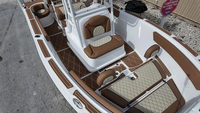 Slide: The Image of Polar 195 CC - Simrad 7 - Stereo System 2025 - 3