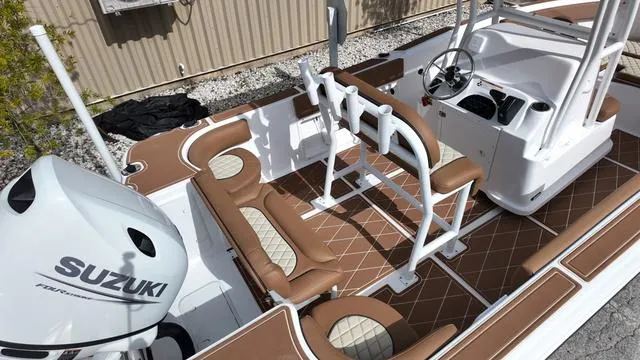 Slide: The Image of Polar 195 CC - Simrad 7 - Stereo System 2025 - 4