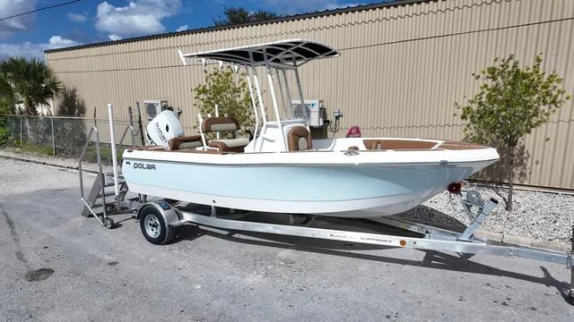 Slide: The Image of Polar 195 CC - Simrad 7 - Stereo System 2025 - 7