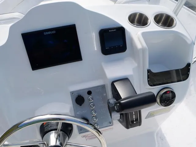 Slide: The Image of ALK 2 Powerboats 18CRS - GPS- STEREO - LEANING POST 2025 - 14