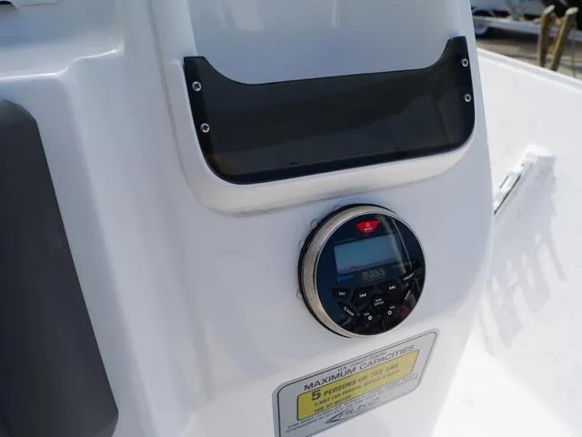 Slide: The Image of ALK 2 Powerboats 18CRS - GPS- STEREO - LEANING POST 2025 - 15