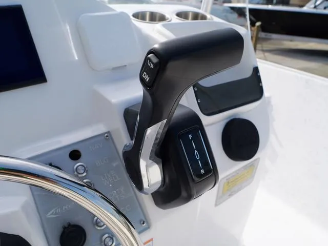 Slide: The Image of ALK 2 Powerboats 18CRS - GPS- STEREO - LEANING POST 2025 - 16