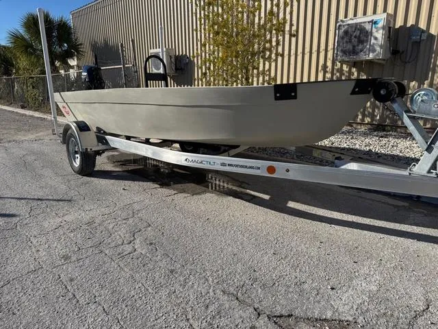 Slide: The Image of Hog Island SHALLOW WATER 16 SKIFF GRAY 2024 - 12