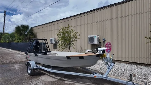 Slide: The Image of Hog Island SHALLOW WATER 16 SKIFF GRAY 2024 - 15