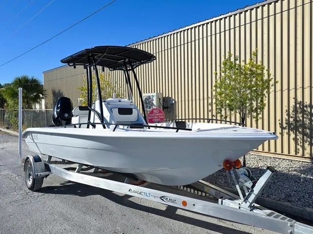 Slide: The Image of ALK 2 Powerboats 22CRX 2025 - 1