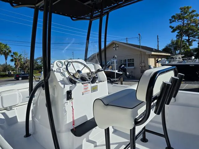 Slide: The Image of ALK 2 Powerboats 22CRX 2025 - 10