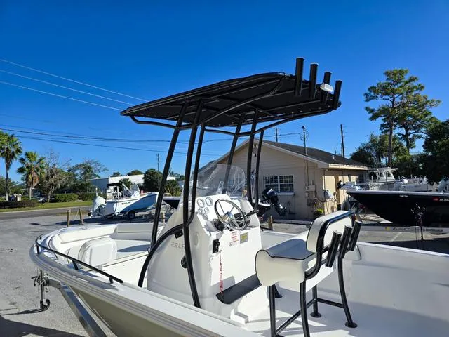 Slide: The Image of ALK 2 Powerboats 22CRX 2025 - 11