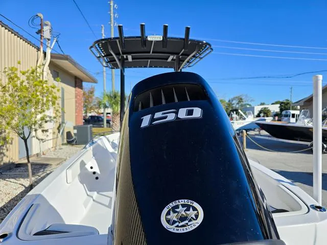 Slide: The Image of ALK 2 Powerboats 22CRX 2025 - 12