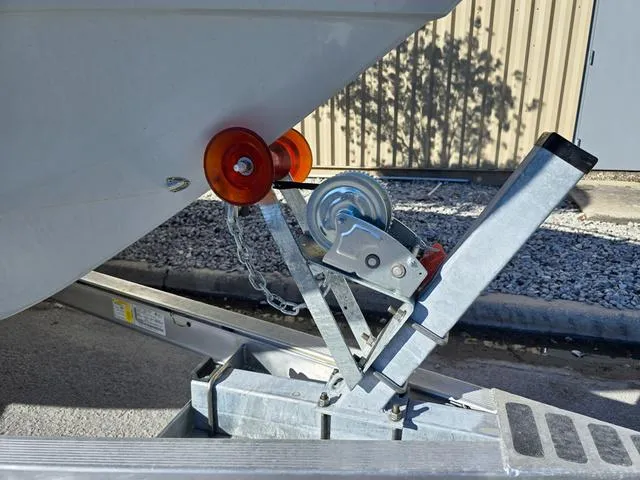 Slide: The Image of ALK 2 Powerboats 22CRX 2025 - 18