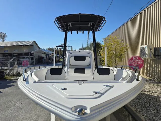 Slide: The Image of ALK 2 Powerboats 22CRX 2025 - 19