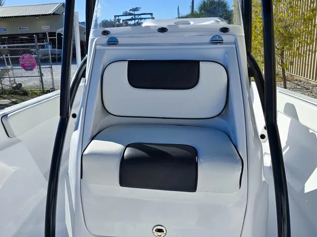 Slide: The Image of ALK 2 Powerboats 22CRX 2025 - 21