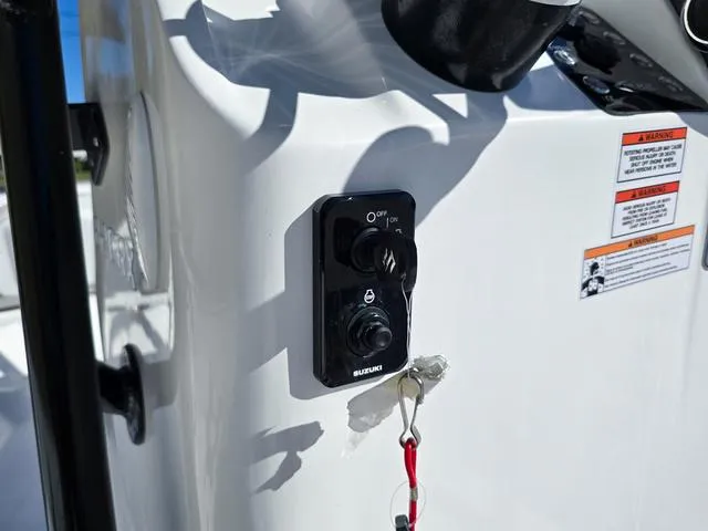 Slide: The Image of ALK 2 Powerboats 22CRX 2025 - 25