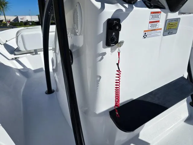 Slide: The Image of ALK 2 Powerboats 22CRX 2025 - 26