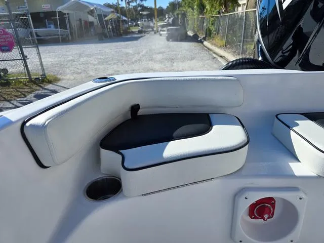 Slide: The Image of ALK 2 Powerboats 22CRX 2025 - 31