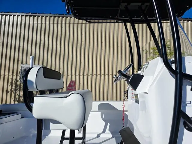 Slide: The Image of ALK 2 Powerboats 22CRX 2025 - 4