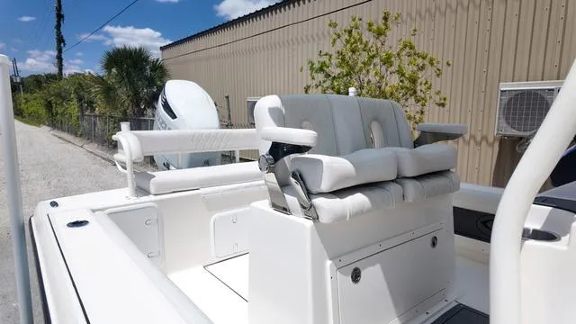 Slide: The Image of Sea Born FX25 LE 2025 - 12