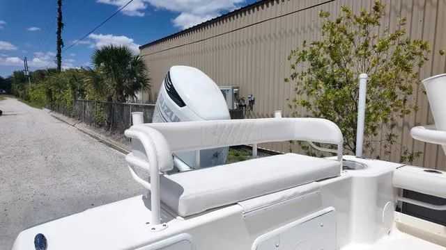 Slide: The Image of Sea Born FX25 LE 2025 - 13