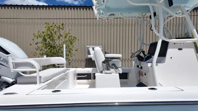 Slide: The Image of Sea Born FX25 LE 2025 - 14