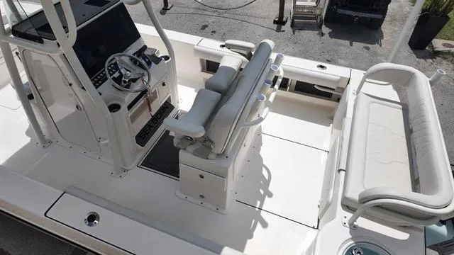 Slide: The Image of Sea Born FX25 LE 2025 - 20