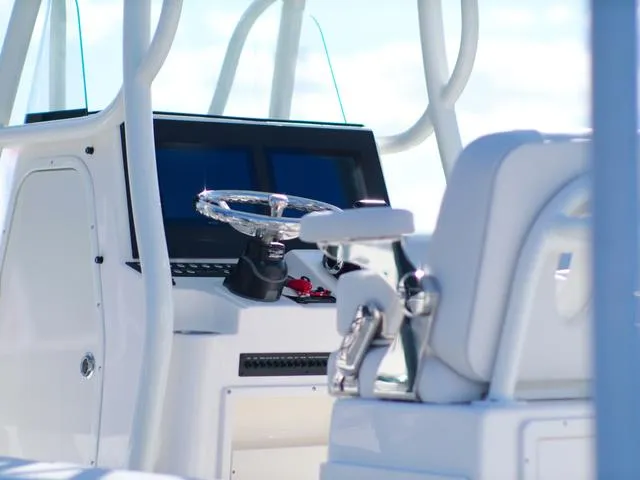 Slide: The Image of Sea Born FX25 LE 2025 - 37