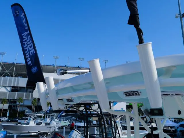 Slide: The Image of Sea Born FX25 LE 2025 - 48