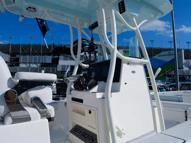 Slide: The Image of Sea Born FX25 LE 2025 - 64